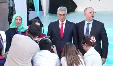 Sağlık Bilimleri Üniversitesi Mezuniyet Töreni’nde Duygu Dolu Anlar