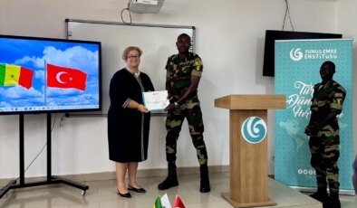Senegal’de Türkçe Eğitim Merkezi’nin Yedinci Dönem Mezunları Törende Taçlandı