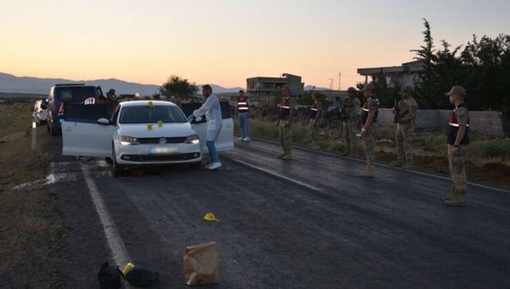 Seyir halindeki otomobile silahlı saldırı: 1 ölü