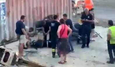 Tekirdağ’da Kontrolden Çıkan Otomobil Yol Yapım Alanına Düştü: 2 Yaralı