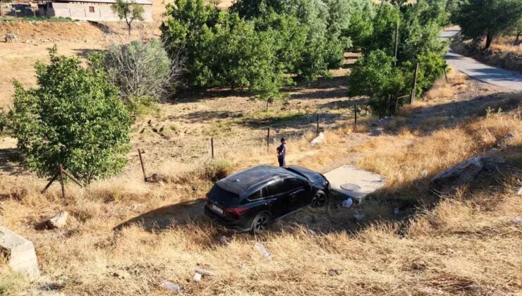 Adıyaman’da Otomobilin Şarampole Yuvarlanması: 3 Yaralı
