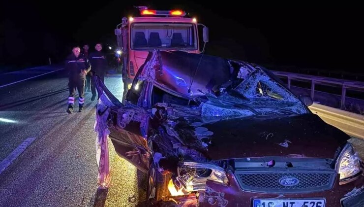 Afyonkarahisar’da Tır-Otomobil Çarpışması: 4 Yaralı