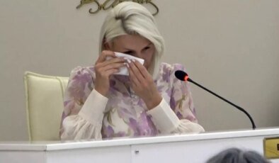 AK Parti ve MHP’nin desteğini alan Bilecik Belediye Başkanı gözyaşlarını tutamadı