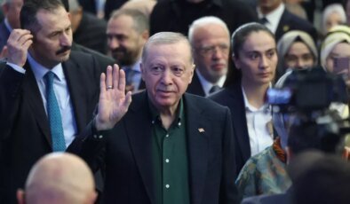 AK Parti’nin yeni şarkısı ilk kez çalındı: Dünya bizi bekler