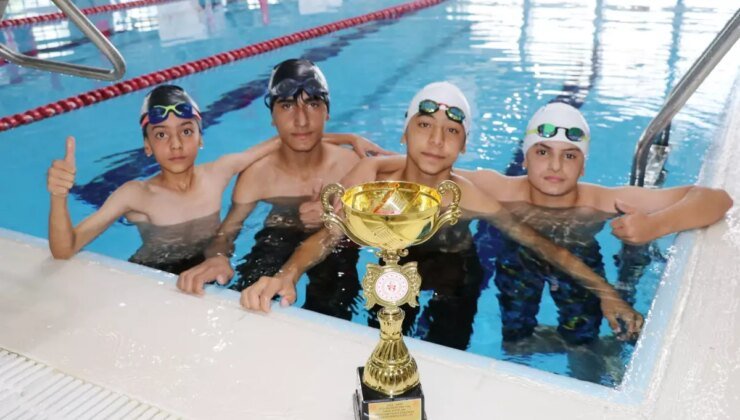 Aliya İzzetbegoviç Ortaokulu Triatlon Yıldız Erkeklerde Türkiye Şampiyonu Oldu