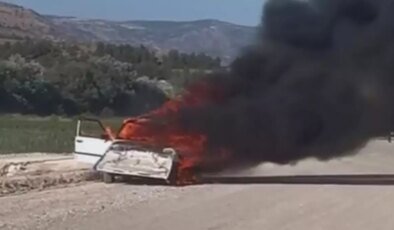 Amasya’da Seyir Halindeki Otomobil Alev Alev Yandı