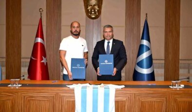 Anadolu Üniversitesi Spor Kulübü Futbol Şubesi Eskişehir Anadolu Spor’a Devredildi