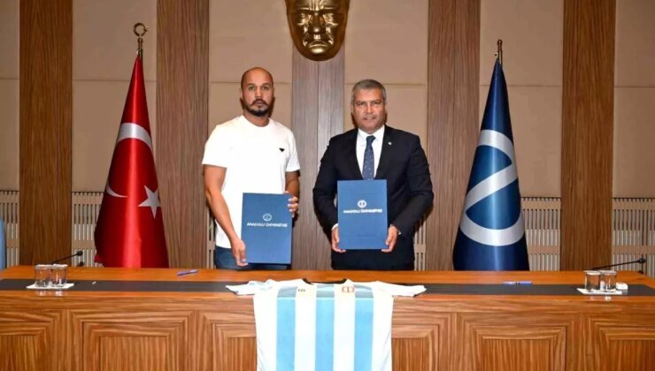 Anadolu Üniversitesi Spor Kulübü Futbol Şubesi Eskişehir Anadolu Spor’a Devredildi