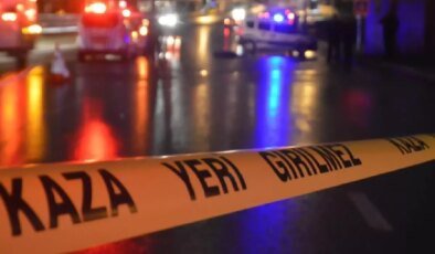 Astsubayın kullandığı araç traktörle çarpıştı, 3 kişi hayatını kaybetti