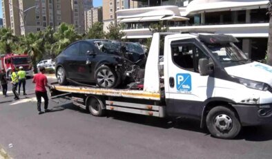 Ataşehir’de Tesla ile Kaza: 4 Yaralı