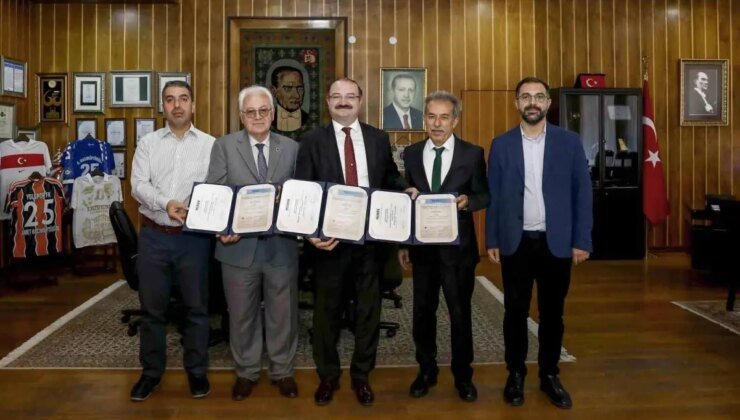 Atatürk Üniversitesi Mühendislik Fakültesi Üç Bölümünü Yeniden Akredite Etti