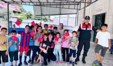 Aydın’da Jandarma, Çevre ve Doğa Bilincini Artırmak İçin Bilgilendirme Etkinliği Düzenledi