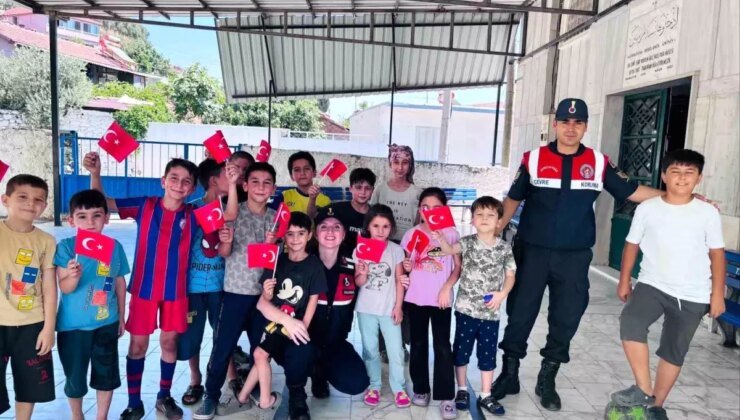 Aydın’da Jandarma, Çevre ve Doğa Bilincini Artırmak İçin Bilgilendirme Etkinliği Düzenledi