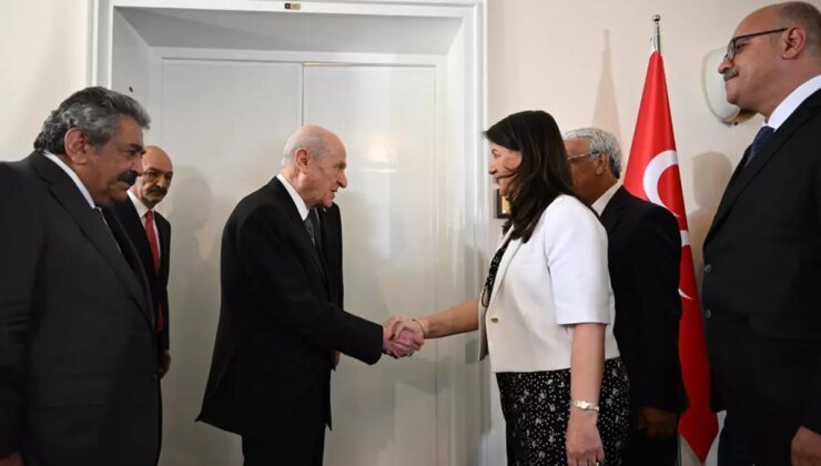 Bahçeli, DEM heyetiyle görüştü! "Ahrazım" açıklaması gazetecileri şaşırttı