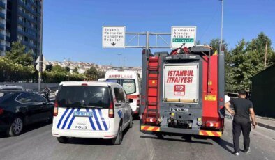 Bahçelievler’de Trafik Kazası: Park Halindeki Araca Çarpan Otomobil Takla Attı