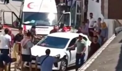 Balıkesir’de ambulansa park halindeki otomobil engeli
