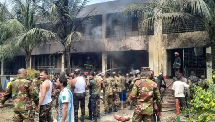 Bangladeş’te askeri uçak okul binasının üzerine düştü: Çok sayıda ölü var
