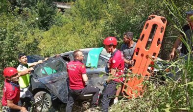 Bilecik’te Şarampole Devrilen Otomobilde 3 Yaralı