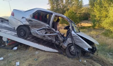 Bingöl’de İki Otomobil Çarpıştı: 8 Yaralı