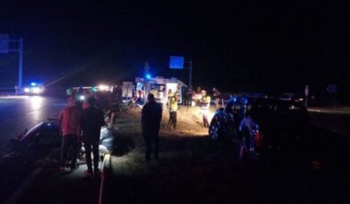 Bitlis eski valisi Erol Karaömeroğlu, trafik kazasında yaralandı