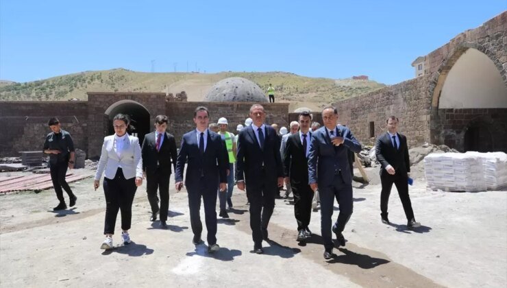 Bitlis Tarihi Mekanlarında Restorasyon İncelemesi
