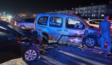 Bitlis’te trafik kazası: 7’si çocuk 13 yaralı