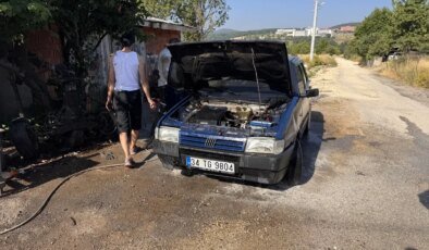 Bolu’da Park Halindeki Otomobilde Yangın Çıktı