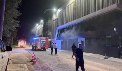 Bursa’da kuyum imalathanesinde yangın çıktı