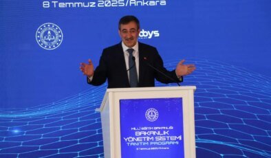 Cevdet Yılmaz: Geleceğin taleplerine de odaklanan bir eğitim modeliyle yol alıyoruz
