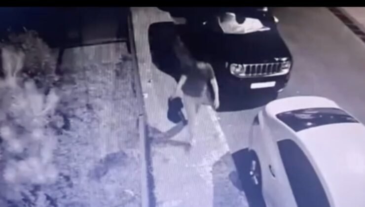 Cinayet şüphesinde flaş görüntü! Babalarının kanının bulaştığı eşyaları attılar!