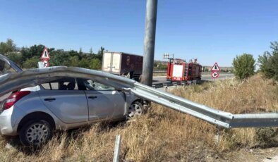 Çorum’da Otomobil Bariyerlere Çarptı: 1 Yaralı