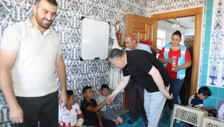 Çubuk’ta Yaz Kur’an Kurslarına Dondurma İkramı