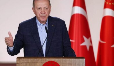 Cumhurbaşkanı Erdoğan’dan 85 milyona bayrak çağrısı