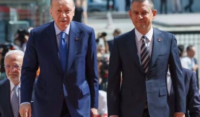 Cumhurbaşkanı Erdoğan’dan CHP lideri Özel’e: Ümmetin birliğini savunmak ne zamandan beri suç oldu?