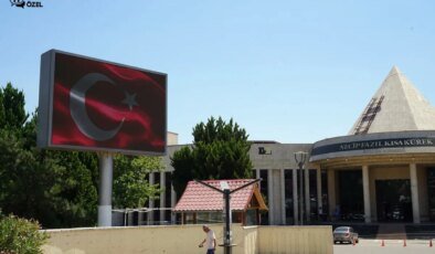 Cumhurbaşkanı Erdoğan’ın bayrak çağrısına Kahramanmaraş Büyükşehir Belediyesi’nden anlamlı yanıt