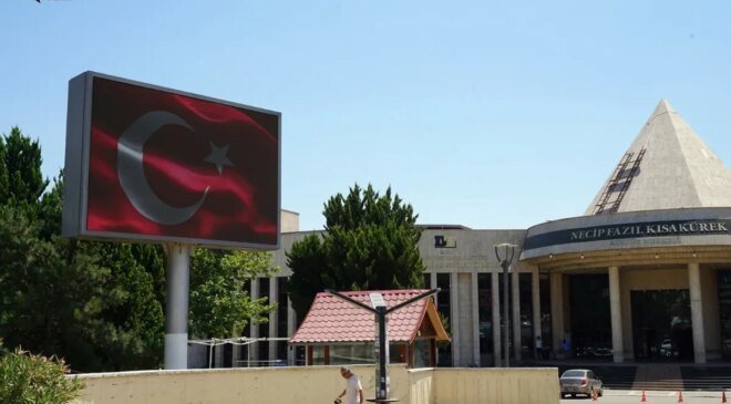 Cumhurbaşkanı Erdoğan’ın bayrak çağrısına Kahramanmaraş Büyükşehir Belediyesi’nden anlamlı yanıt