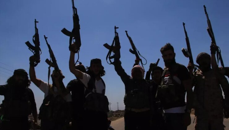 Dürzi-Bedevi çatışması şiddetlendi! Suriye güvenlik güçleri Süveyda’ya konuşlanıyor