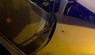 Elazığ’da Takla Atan Araç Park Halindeki İki Araca Çarptı