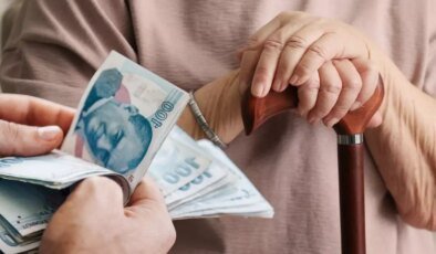 Emeklilerin beklediği gün geldi! Bugün hesaplara yatıyor