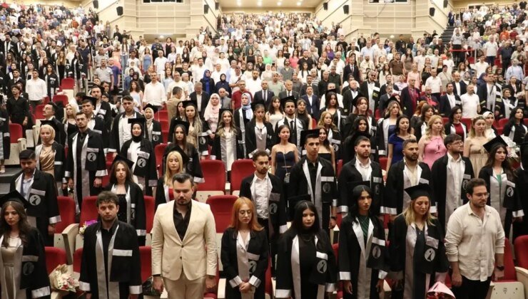Erciyes Üniversitesi İletişim Fakültesi Mezuniyet Töreni Düzenlendi