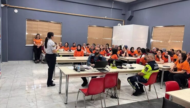 Eskişehir’de Fabrika Çalışanlarına Jandarma Tarafından Seminer Verildi