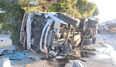Freni Patlayan Kamyon Trafik Kazasına Neden Oldu: 4 Yaralı