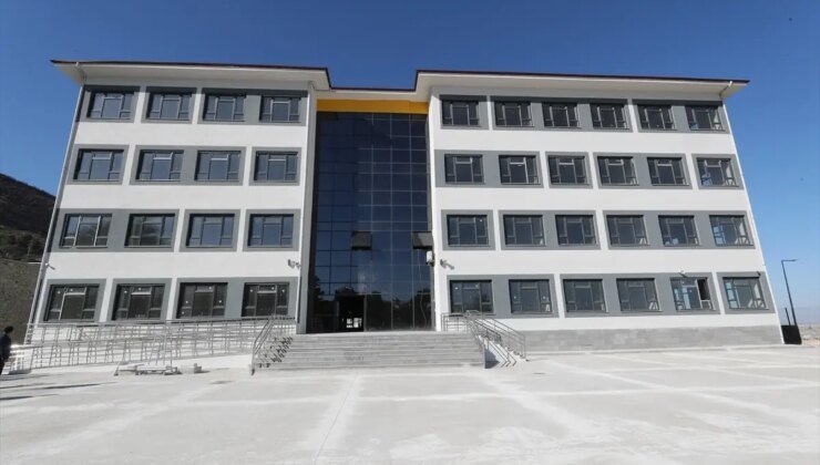 Hatay’da Deprem Sonrası Okul İnşaatları Devam Ediyor