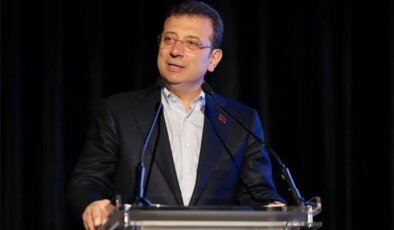 İmamoğlu’ndan günler sonra yeni fotoğraf! Duruşmada "Bana bakma" gerginliği çıktı