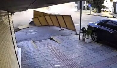 İskenderun’da Kaza: Cip İnşaat Bariyerlerini Yıktı