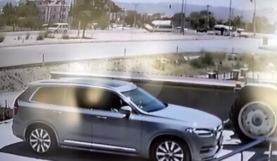 Isparta’da Kırmızı Işıkta Duramayan Otomobil Minibüsle Çarpıştı