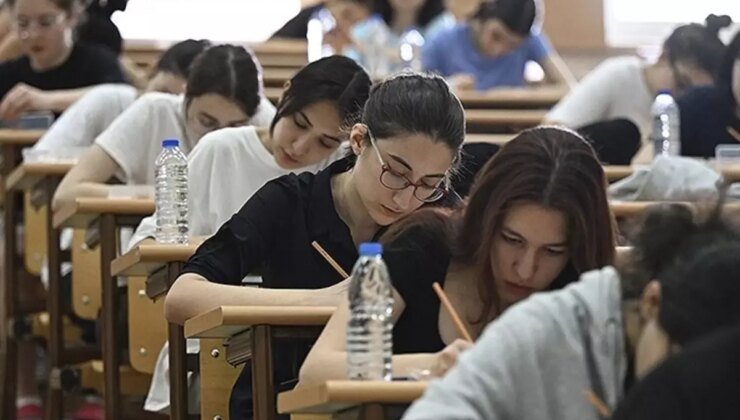 Kartal Anadolu İmam Hatip Lisesi’nden YKS’de büyük başarı! 200 öğrenci derece aldı