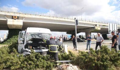 Kastamonu’da Minibüs ve Otomobil Çarpıştı: 4 Yaralı