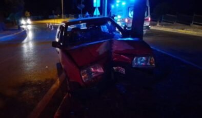 Kocaeli’de otomobil ağaca çarptı: 5 yaralı
