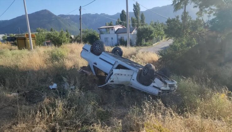Konya’da Şarampole Devrilen Otomobilde 4 Kişi Yaralandı